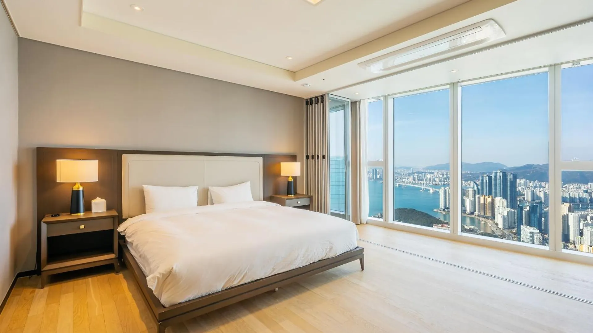 Lct Residence Y Collection Busan
