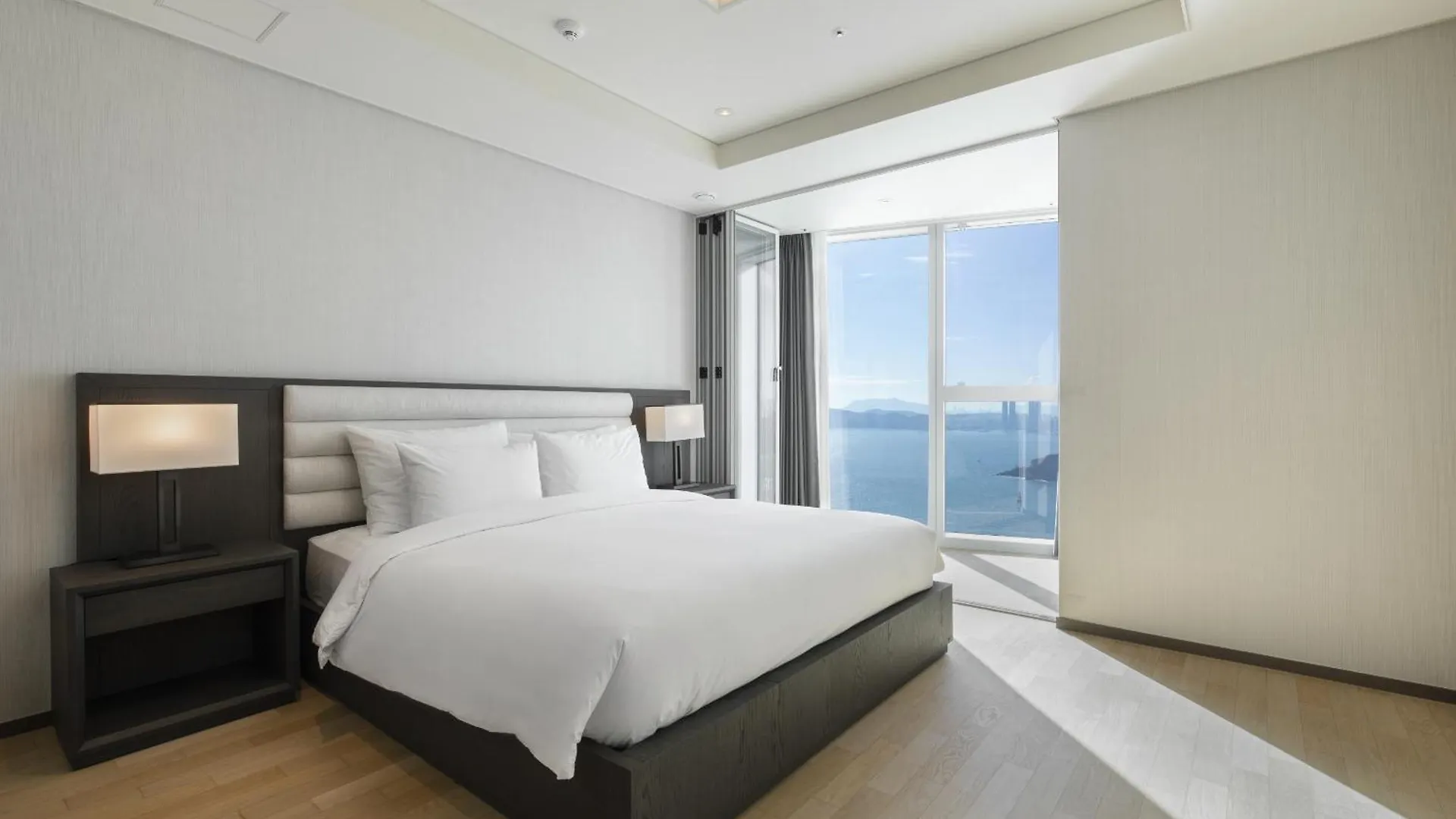 Lct Residence Y Collection Busan