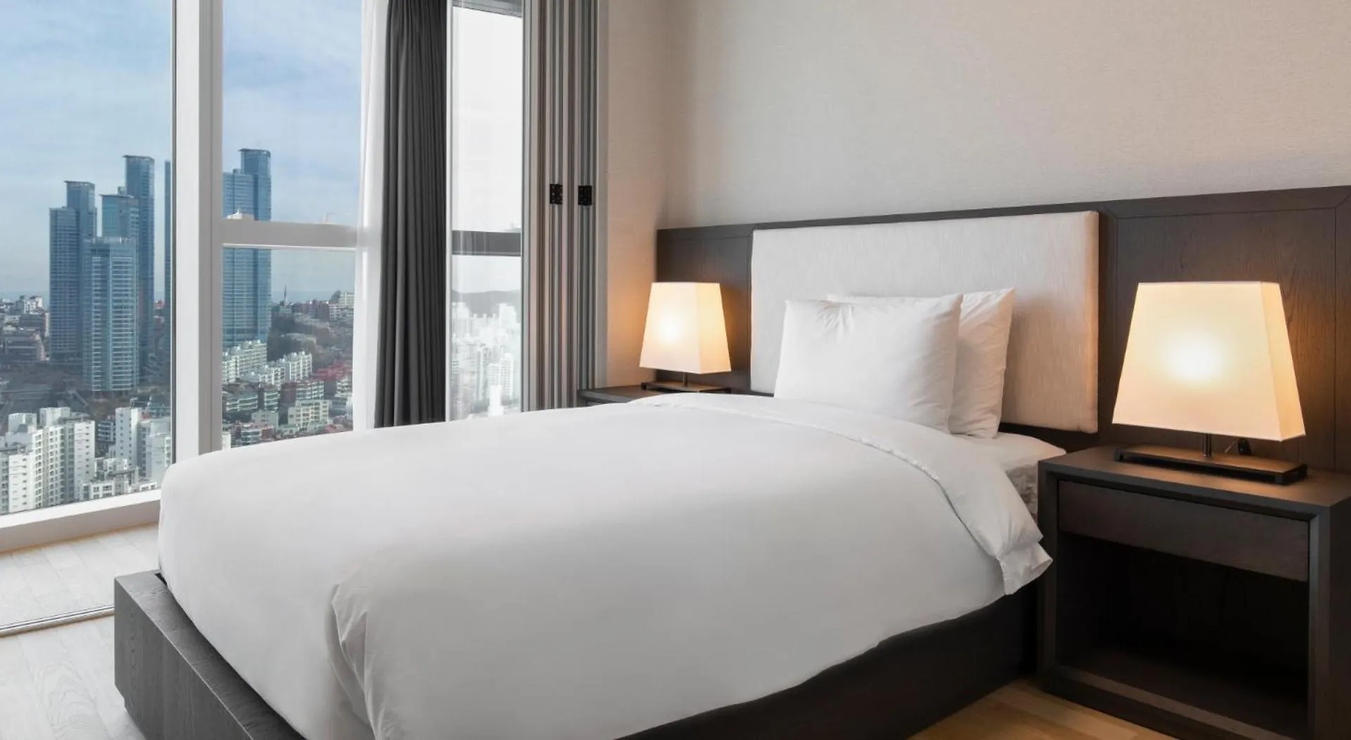 Lct Residence Y Collection Busan