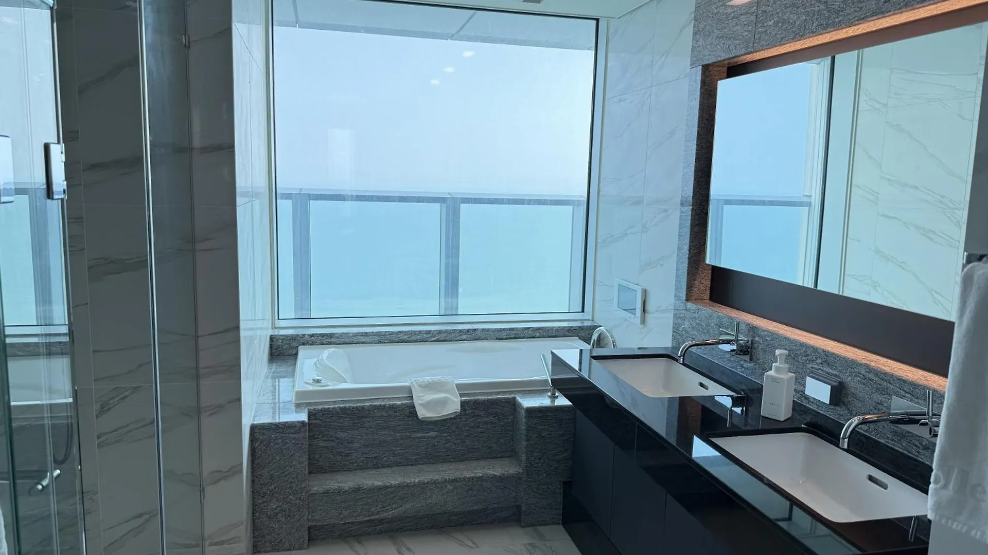 Lct Residence Y Collection Busan 0*,