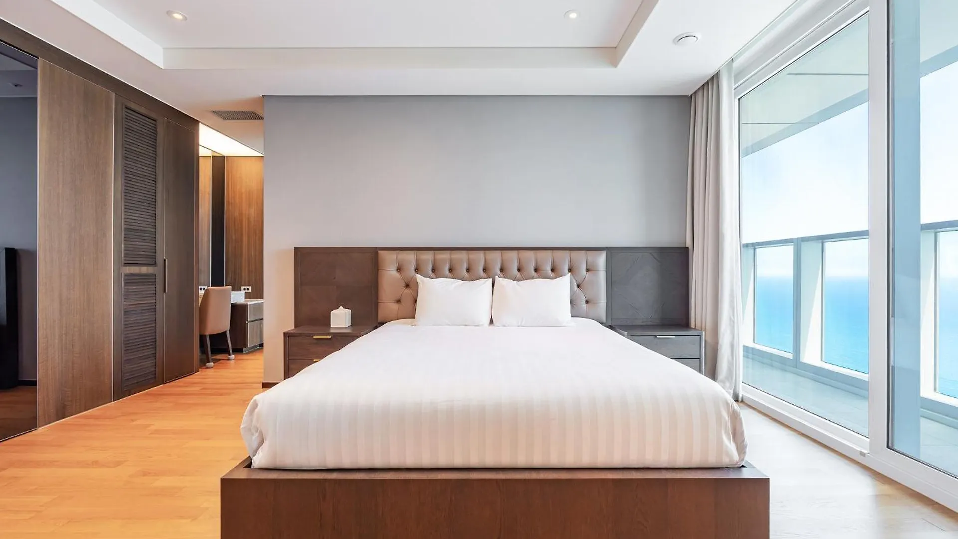 Hotel Lct Residence Y Collection Busan